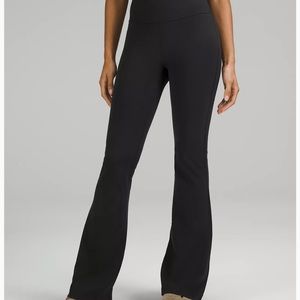 Lululemon Super High Rise flare size 2 black